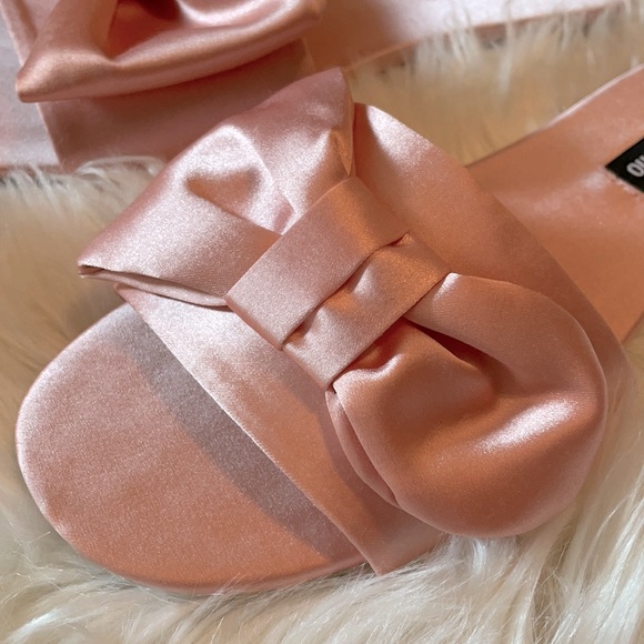 NWT pink satin flats light pink bow knot Zigi Soho - Picture 8 of 16
